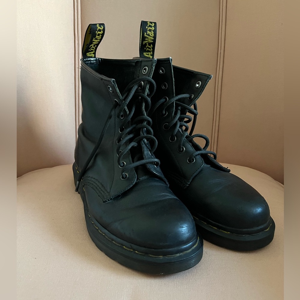 DR. MARTENS Black Leather 8 Eye Lace Up Combat Ankle Boots Women's UK 6/US 8